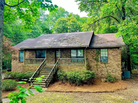 1613 Glenridge Dr, Bessemer, AL 35022
