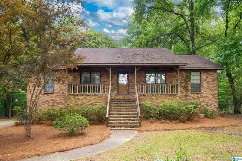 1613 Glenridge Cir, Bessemer, AL 35022