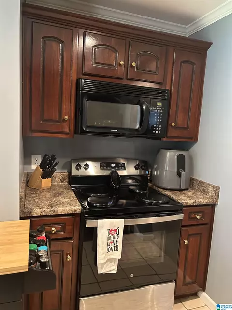 Kitchen - 13219 Abernant Loop Rd, Vance, AL 35490 photo 4 of 4