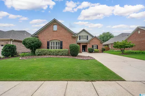 4069 Crossing Ln, Birmingham, AL 35242