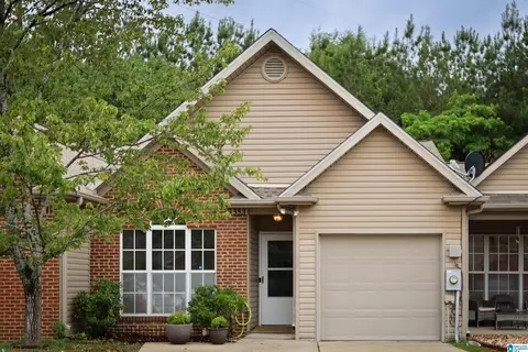 553 Cahaba Manor Dr, Pelham, AL 35124