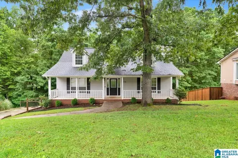 5708 Garden Wood Dr, Gardendale, AL 35071