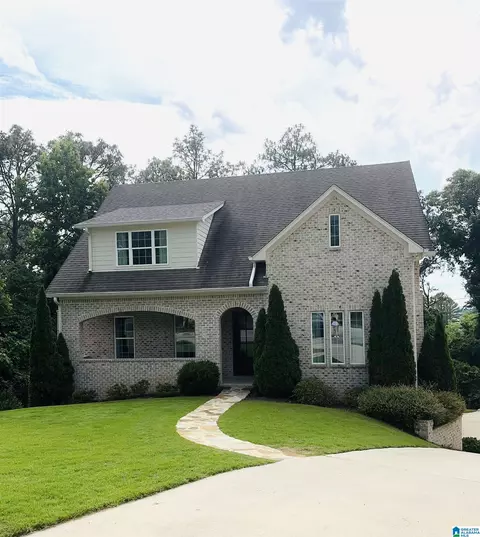 3532 Lynngate Cir, Hoover, AL 35216