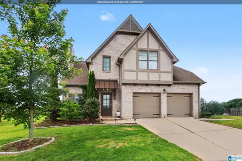 1004 Garnet Dr, Calera, AL 35040
