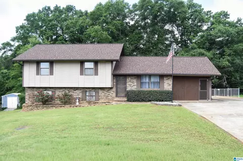 13 Lone Oak Dr, Weaver, AL 36277