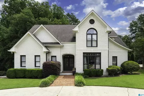 5157 Trace Crossings Dr, Hoover, AL 35244