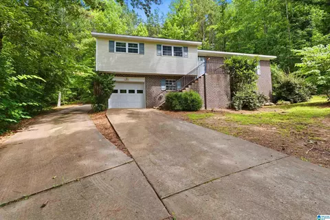 215 Oak Ridge Dr, Oneonta, AL 35121