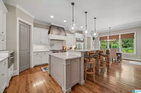 Kitchen - 336 Stonegate Dr, Birmingham, AL 35242 photo 4 of 6