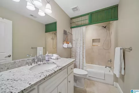 Bath - 336 Stonegate Dr, Birmingham, AL 35242 photo 7 of 10