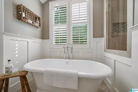 Bath - 336 Stonegate Dr, Birmingham, AL 35242 photo 6 of 10