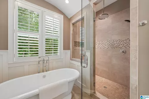 Bath - 336 Stonegate Dr, Birmingham, AL 35242 photo 5 of 10