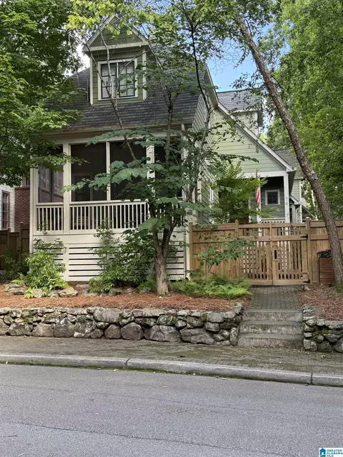 76 Hawthorn St, Birmingham, AL 35242