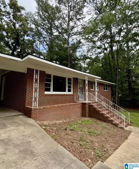 801 Bonnie Dr, Weaver, AL 36277