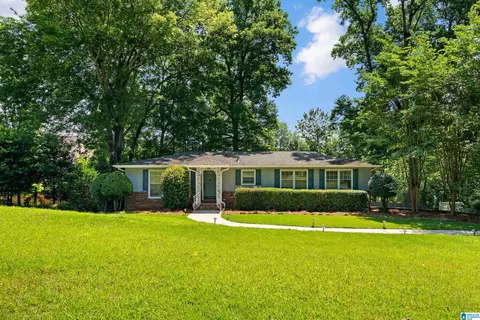 2417 Woodmere Dr, Vestavia Hills, AL 35226