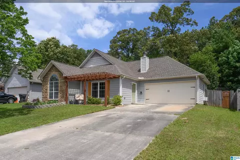 441 Summerchase Dr, Calera, AL 35040