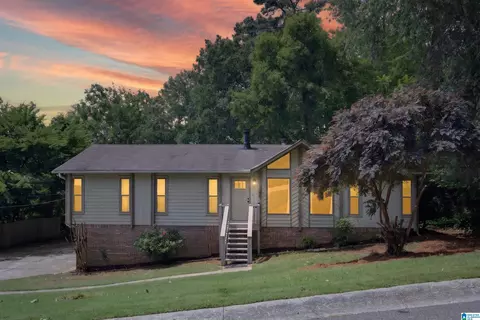 7 Stoneview Trl, Irondale, AL 35210