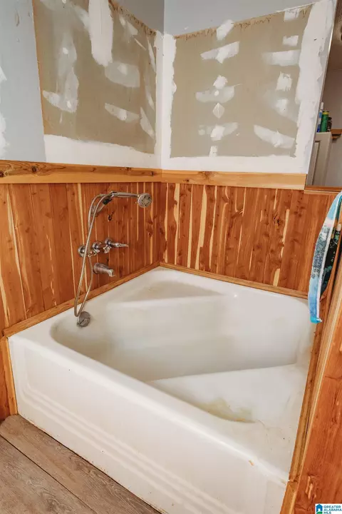 Bath - 150 Cedar Trl, Warrior, AL 35180 photo 1 of 2