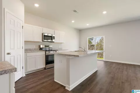 Kitchen - 255 Jemison Trails Dr, Jemison, AL 35085 photo 3 of 3