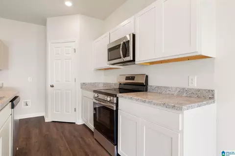 Kitchen - 255 Jemison Trails Dr, Jemison, AL 35085 photo 2 of 3