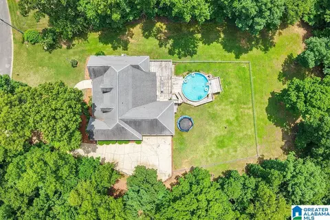 204 Hickory Hill Cir, Oneonta, AL 35121