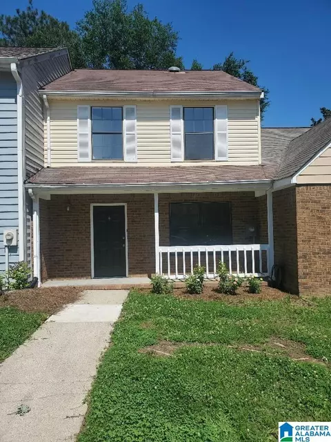 723 Cahaba Manor Ct, Pelham, AL 35124