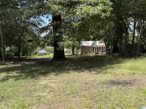 3144 Allison Bonnett Memorial Dr, Hueytown, AL 35023