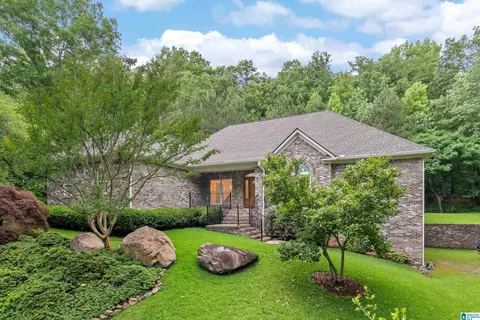 137 Mountain Oaks Dr, Sterrett, AL 35147