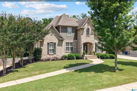 220 Sterling Gate Ln, Alabaster, AL 35007