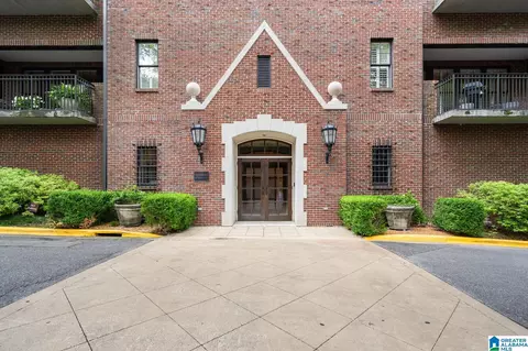 516 Olde English Ln #516, Mountain Brook, AL 35223