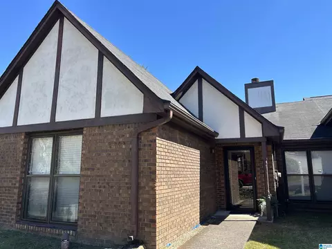 2953 Massey Rd, Vestavia Hills, AL 35216