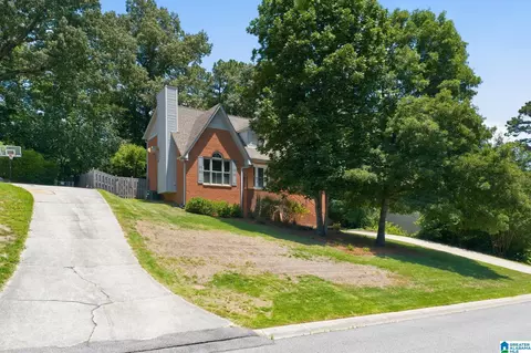 1769 Russet Woods Ln, Hoover, AL 35244