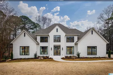2105 Longleaf Cir, Vestavia Hills, AL 35216