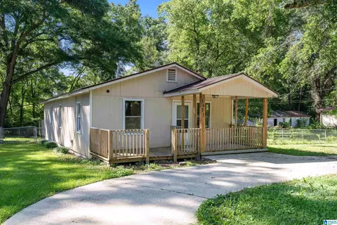 1421 26th Ave, Hueytown, AL 35023