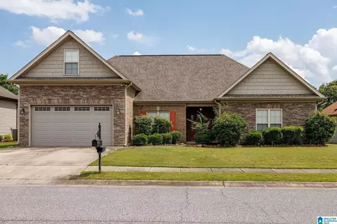 121 Waterford Cove Dr, Calera, AL 35040