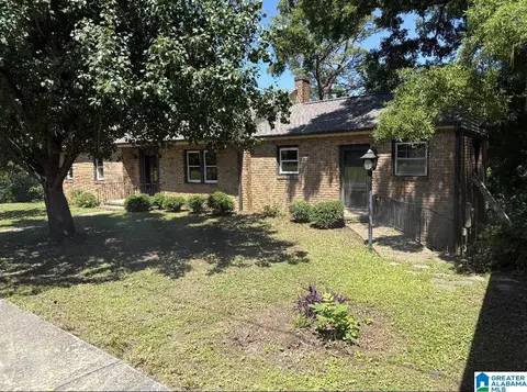 Exterior - 104 W Highland Dr, Vincent, AL 35178 photo 2 of 3