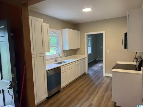 Entry Way - 104 W Highland Dr, Vincent, AL 35178 photo 2 of 2
