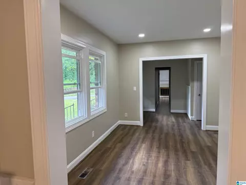 Living - 104 W Highland Dr, Vincent, AL 35178 photo 2 of 3