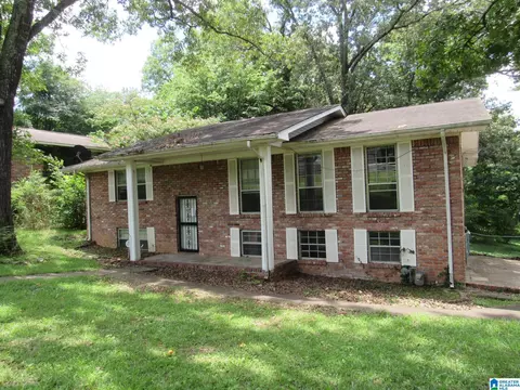 1660 3rd St NW, Center Point, AL 35215