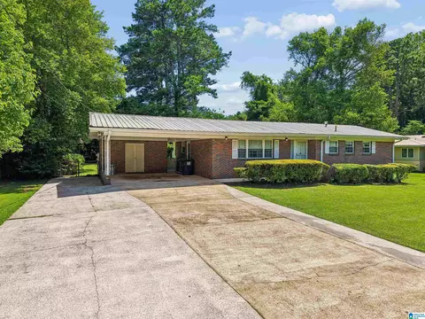 3332 Crescent Dr, Hueytown, AL 35023