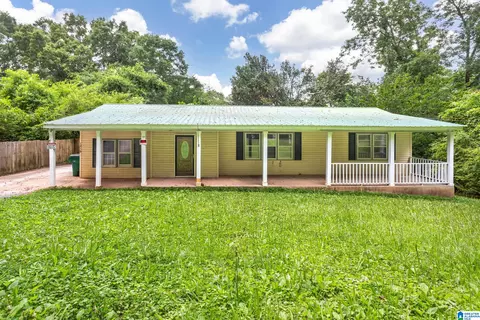 1216 Oakdale Cir, Weaver, AL 36277