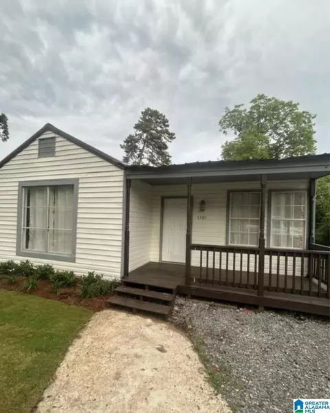 1701 27th Ave N, Hueytown, AL 35023