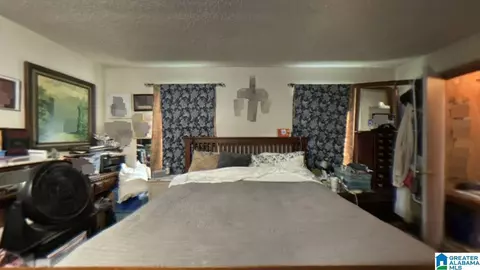 Bedroom - 10516 Tingle Tangle Rd, Vance, AL 35490 photo 2 of 3