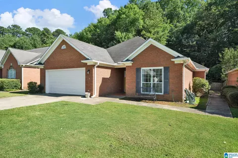 1077 Brookstone Ln, Birmingham, AL 35235