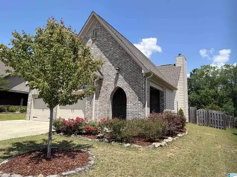 1097 Garnet Dr, Calera, AL 35040
