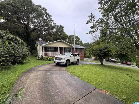 136 Southmoor Cir, Oxford, AL 36203