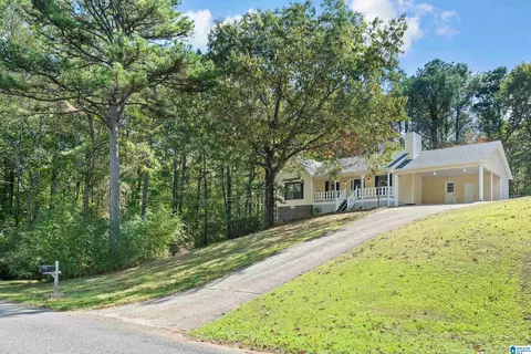 3273 Fieldale Dr, Hueytown, AL 35023