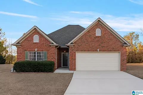 562 Summit Cir, Fultondale, AL 35068