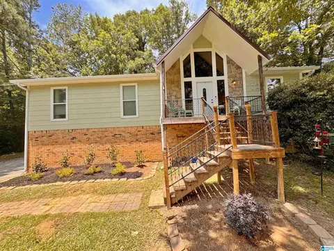 109 Yvonne Cir, Trussville, AL 35173