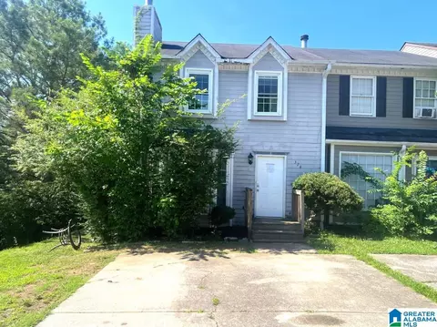 374 Jamestown Manor Dr, Gardendale, AL 35071