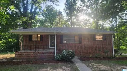 105 Beechwood Ave, Hueytown, AL 35023